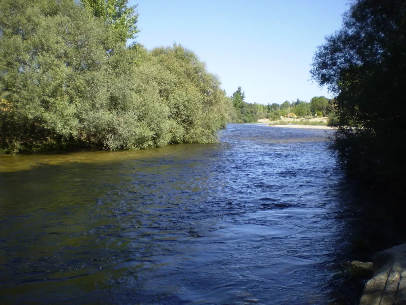 Banks of the Alberche river near the house